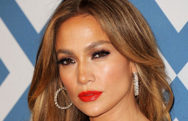 Aos 50 Anos Jennifer Lopez Exibe Boa Forma Física