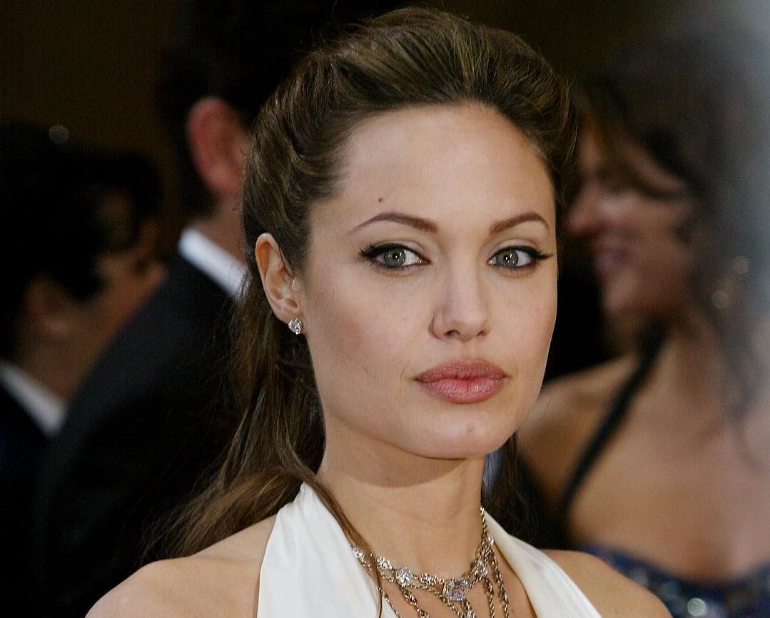 Angelina Jolie impõe regras para que filhos não sejam mimados e